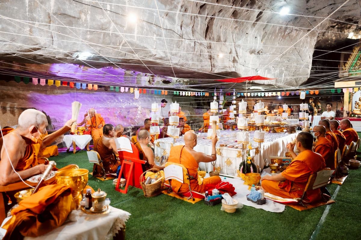 LINE_ALBUM_งานพลีมวลสาร วัดในเตา 28-5-20252_250703_1_0.jpg